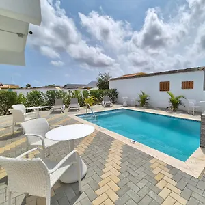 Ocean Breeze In Aruba , Oranjestad Aruba